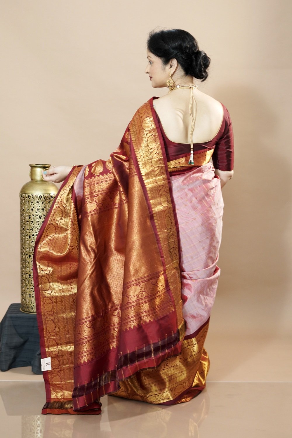 gadwal silk dark ivary with brown all over checks with butti (1825) gadwal silk dark ivary with brown all over checks with butti (1825)
