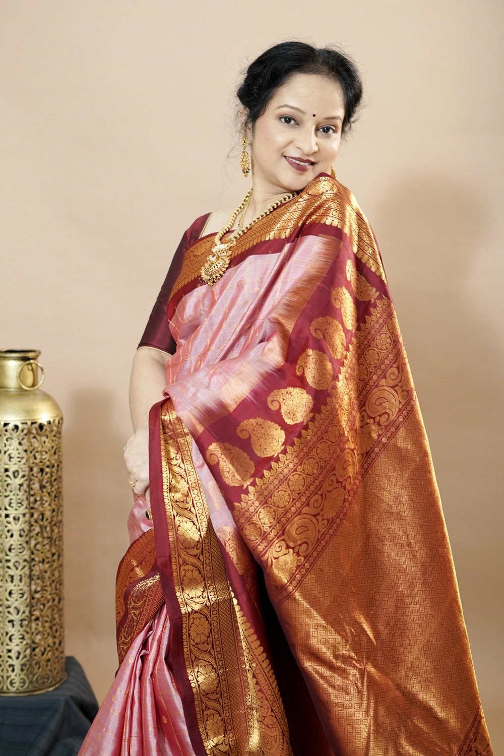 gadwal silk dark ivary with brown all over checks with butti (1825) gadwal silk dark ivary with brown all over checks with butti (1825)